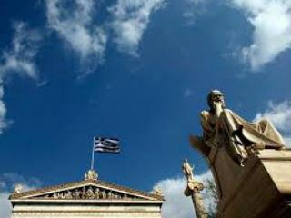 Υπό αυτή την έννοια, ο Ελληνισμός είναι τρόπος ζωής, συμπεριφοράς και αντίληψης. Η αναδρομή στο παρελθόν δείχνει ότι η ιστορική παρουσία της Ελλάδος έχει μία έντονη πολυεδρικότητα. Και από αυτήν, κορυφαία είναι η πνευματική παρουσία του Ελληνισμού, η οποία συναρπάζει, γοητεύει και δημιουργεί προδιάθεση σεβασμού προς ό,τι υποδηλώνει. Όπως δε έχει γράψει και ο καθηγητής κ. Τάκης Τζαμαλίκος, «ο Ελληνισμός είναι το γεγονός της ιστορικής και πνευματικής υπάρξεως των Ελλήνων κατά έναν “τρόπο” ορισμένο εν χώρω και εν χρόνω». Ως τρόπος υπάρξεως, λοιπόν, ο Ελληνισμός περιέχει το ελληνικό πνεύμα, προϋπόθεση ανάπτυξης του οποίου είναι η ελευθερία.