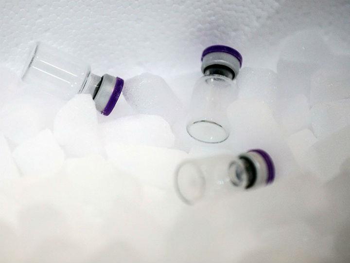 «Δεν βρέθηκε ούτε ένας από τους «τιμής ένεκεν», να δώσει τη θέση του (όχι να αρνηθεί), λέγοντας ότι θα εμβολιαστεί με τους συνομήλικους του.»