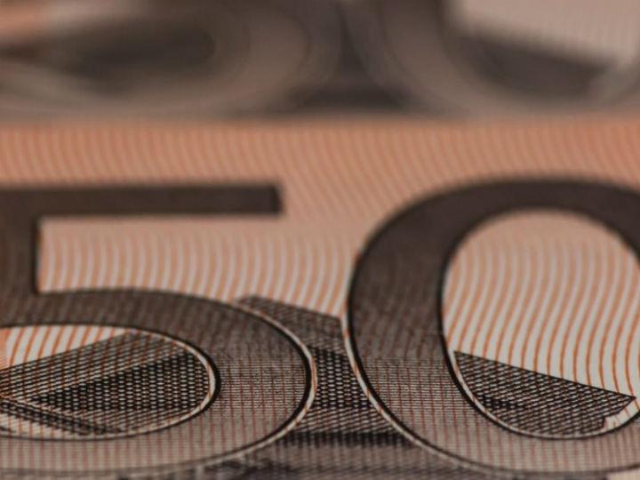O «Σύνδεσμος Βιομηχανιών Ελλάδος» (ΣΒΕ) υποστηρίζει ότι οι κάθε είδους επενδύσεις, αλλά ειδικά οι παραγωγικές επενδύσεις, είναι αυτές που θα τοποθετήσουν τη χώρα μας εκ νέου στις ανεπτυγμένες χώρες του Δυτικού Κόσμου.
