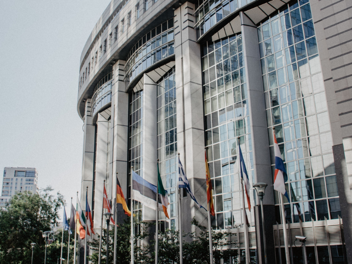 «Η εκλογή της κας Μετσόλα ξύπνησε τη μνήμη της επίσκεψης του Πάπα Φραγκίσκου στην ολομέλεια του ΕΚ, πριν από μερικά χρόνια».