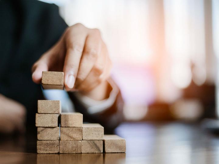 «Η καλύτερη αναπτυξιακή μέθοδος είναι η διαμόρφωση ενός ολιστικά πιο φιλικού επιχειρηματικού περιβάλλοντος. Σε αυτό το πλαίσιο, οι ικανοί και τολμηροί που βλέπουν ευκαιρίες, (σε αντίθεση με τους άλλους που διαπιστώνουν προβλήματα), θα μας οδηγήσουν μπροστά.»