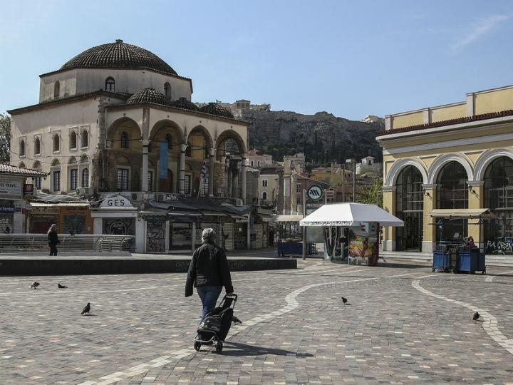 «Η πρωτοκαθεδρία της αγοράς ως κύριος ρυθμιστής της οικονομικής δραστηριότητας θα τεθεί εν αμφιβόλω από τον κρατικό προστατευτισμό που αναμένεται μετά από δεκαετίες να επανακάμψει, οι αντοχές των υπαρχόντων επιχειρηματικών μοντέλων θα δοκιμασθούν και η διαδικασία της παγκοσμιοποίησης, τουλάχιστον για μερικά χρόνια, θα ανασχεθεί.»