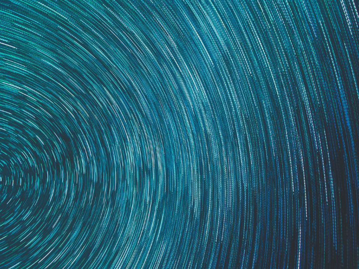 Για τους φανατικούς αναγνώστες του είναι ο καθηγητής στο Εβραϊκό Πανεπιστήμιο της Ιερουσαλήμ, ο οποίος κατάφερε να συμπυκνώσει την ιστορία της ανθρωπότητας στο «Sapiens – μια σύντομη ιστορία του ανθρώπου»