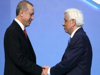 «Σε φάση μεταδιάλυσης η Ελλάδα - Τα πέντε τραγικά λάθη της κυβέρνησης και του ΥΠΕΞ που έφεραν το Βατερλώ της επίσκεψης Ερντογάν», το οποίο αρχίζει ακόμη σκληρότερα: «Όσον αφορά το Βατερλό που ονομάζεται ”επίσκεψη Ερντογάν στην Ελλάδα”, θα πρέπει να ξεκινήσουμε από το ποιος και για ποιο λόγο είχε τη... φαεινή ιδέα να καλέσει τώρα τον Ερντογάν στην Ελλάδα».