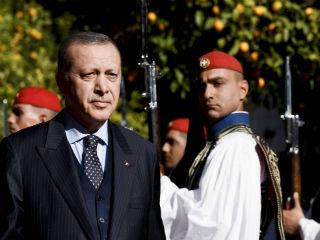 Έχουν περάσει 45 χρόνια από την ολοκλήρωση της εισβολής στην Κύπρο και της κατοχής έκτοτε του 38% της Μεγαλονήσου. Οι συνομιλίες που φαίνεται ότι επαναλαμβάνονται μετά την αποτυχία του Gran Montana, ουδέν θα αποδώσουν. Η Τουρκία θέλει όμηρο ολόκληρη την Κύπρο έρμαιο στις ορέξεις της.