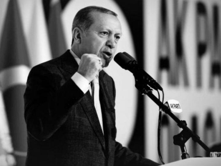 «Στο μέτρο που ο Ντούγκιν και ο Πούτιν νομίζουν ότι χρησιμοποιούν τον Ερντογάν, μήπως συμβαίνει ακριβώς το αντίθετο, με αποτέλεσμα τα ευρασιατικά όνειρα  να είναι τελικά μέσα επικράτησης του ισλαμισμού-σκοταδισμού;»