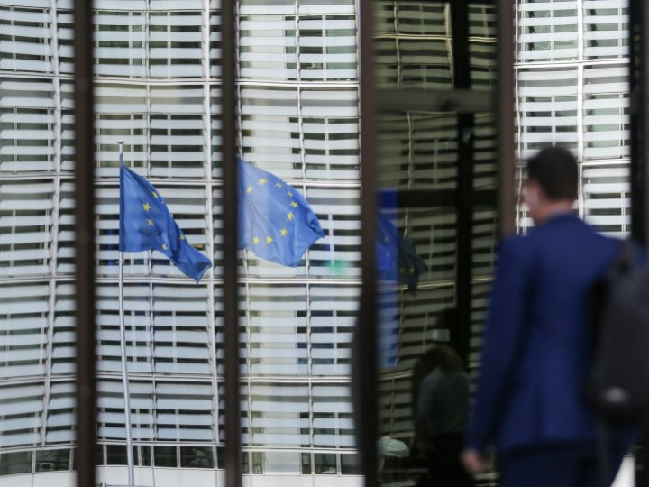 «Το 48% θέλει την καταπολέμηση της φτώχειας και των ανισοτήτων ως προτεραιότητα του ΕΚ - 62% το αντίστοιχο ποσοστό στην Ελλάδα, 65% στην Κύπρο.»