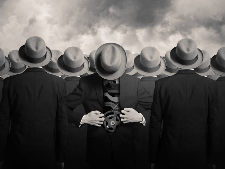 «Η ατομική ευθύνη εκτείνεται σε όλους τους τομείς δραστηριοποίησης των κοινωνιών και ιδιαιτέρως στον χώρο της πολιτικής, ο οποίος σχεδιάζει την πορεία στο μέλλον.»