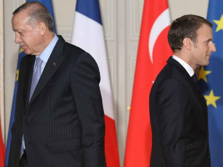 «Το Παρίσι βλέπει τον Ερντογάν οικονομικά και πολιτικά εξασθενημένο. Οι επιθέσεις του στη Γαλλία και τη Γερμανία και οι επιθετικές του ενέργειες στην Ανατολική Μεσόγειο έχουν στόχο να αποσπάσουν την προσοχή από το γεγονός ότι η χώρα παρακμάζει οικονομικά εξαιτίας της πολιτικής του Ερντογάν...»
