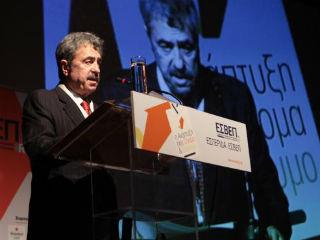 H φήμη και οι μάρκες μιας εταιρείας επηρεάζονται άμεσα από τις συμπεριφορές και δράσεις της, γεγονός που φέρνει στο προσκήνιο και νέους συντελεστές αξίας, όπως είναι η συνέπεια για παράδειγμα. Υπό αυτή την έννοια, η μάρκα είναι μια υπόσχεση και κάθε εταιρεία, από τη στιγμή που δημιούργησε μια ταυτότητα για τις μάρκες της, πρέπει να μάθει να ζει με τις ηθικές συνέπειες και επιδράσεις αυτής της ταυτότητα. Δεν υπάρχει έτσι διαφορά μεταξύ αυτού που είμαστε και του προϊόντος ή της υπηρεσίας που πουλάμε.