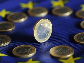 Την προσαρμογή στις κατευθύνσεις της Λευκής Βίβλου και των προτάσεων Γιούνκερ, για μια Ευρώπη με ενισχυμένο κοινωνικό πρόσημο στις αναπτυξιακές της πολιτικές και με προτεραιότητες την απασχόληση, τη νεολαία, την καινοτομία και την αλληλεγγύη, μαζί με την ανταγωνιστικότητα.