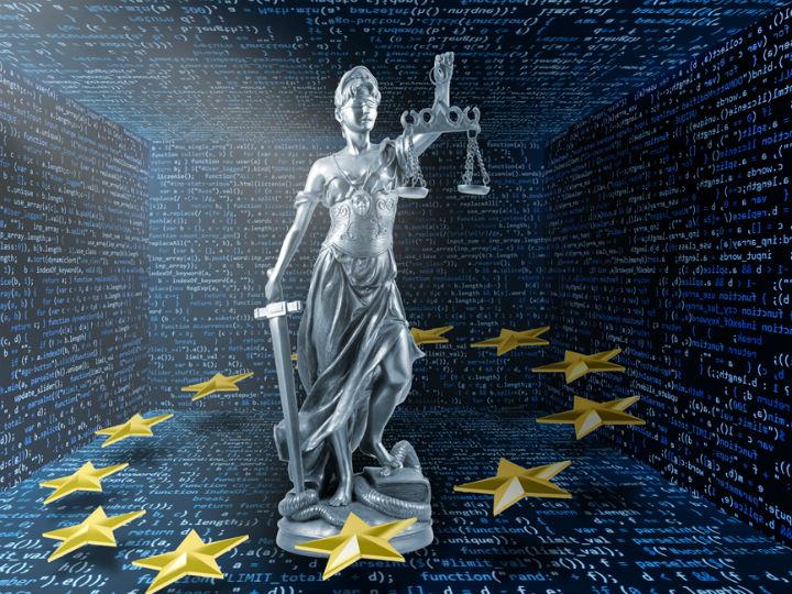 «Ο πίνακας αποτελεσμάτων στον τομέα της δικαιοσύνης παρέχει πολύτιμες πληροφορίες για το κράτος δικαίου σε όλα τα κράτη μέλη της ΕΕ, τα δε αποτελέσματά του θα τροφοδοτήσουν φέτος με στοιχεία την πρώτη ετήσια έκθεση της Επιτροπής για το κράτος δικαίου...»