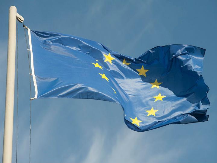 Η ιστορία αυτής της πανδημίας είναι μια ιστορία αλληλεγγύης, συνεργασίας, αμοιβαίας υποστήριξης και κατανόησης. Αυτή η ιστορία διαμορφώνεται καθημερινά μέσω της ατομικής συμπόνιας και κινητοποίησης για βοήθεια όσων έχουν μεγαλύτερη ανάγκη, μέσω της «από κάτω προς τα πάνω» επιχειρηματικότητας και της δημιουργικότητας για την κάλυψη ελλείψεων των ηγετών και των κυβερνήσεων. Υπάρχουν παρόμοιες ιστορίες σε όλο τον κόσμο.