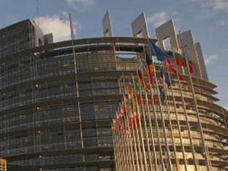 Στην μέχρι τώρα διαδρομή της ΕΕ σύμφωνα με το πολιτικό σύστημα και την κυβερνητική του έκφραση στα κράτη-μέλη επιδιώκεται η ευρωπαϊκή ολοκλήρωση, στο πλαίσιο της οποίας θα λαμβάνονται κοινές αποφάσεις για ένα σύνολο θεμάτων.