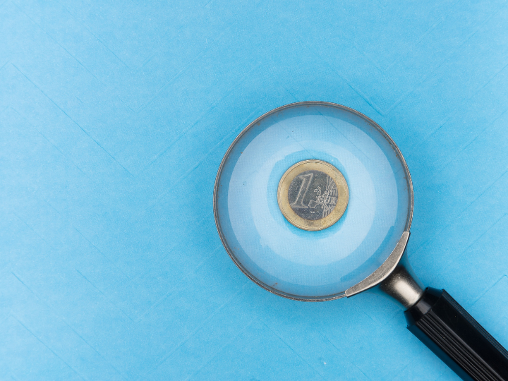  Η ενότητα την οποία έχει επιδείξει η Ευρώπη στη στάση της ενάντια στη ρωσική εισβολή στην Ουκρανία καθώς και στην επιβολή κυρώσεων αποτελεί ισχυρό ανάχωμα απέναντι στη ρωσική στρατηγική και αποφέρει βαθύ οικονομικό πλήγμα στη ρωσική οικονομία.