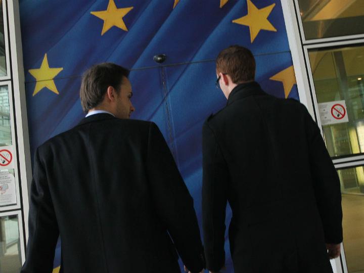 «Οι επιχειρήσεις σε όλη την Ευρώπη πλήττονται από το αντίκτυπο της κρίσης του COVID-19 και θα είναι αντιμέτωπες με τις συνέπειές της για χρόνια. Αυτό πρέπει να οδηγήσει τόσο το Ηνωμένο Βασίλειο, όσο και την Ε.Ε. να περιορίσουν τυχόν επιπλέον οικονομικές καταστροφές και κινδύνους.»