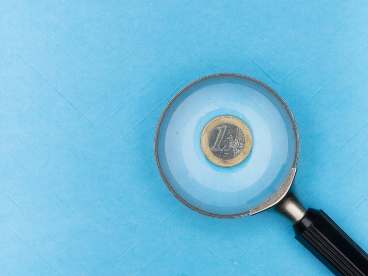 «Δεν αρκεί να μιλάμε γενικά για ψηφιακό μετασχηματισμό και πράσινη ανάπτυξη. Χρειαζόμαστε εξειδικευμένες «αποστολές» του χρήματος, συγκεκριμένες ρόες επιδοτήσεων και δανειακής στήριξης.»