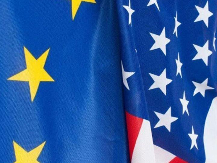 «Λυπάμαι ιδιαίτερα για την κίνηση των ΗΠΑ να βάλουν φρένο στις διεθνείς συνομιλίες για τη φορολόγηση της ψηφιακής οικονομίας», είπε ο κ. Τζεντιλόνι.