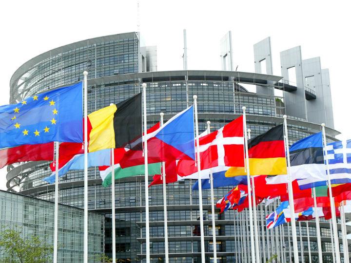 «Η διαφαινόμενη δραματική συρρίκνωση του ΑΕΠ όχι μόνο σε ευρωπαϊκό αλλά και σε παγκόσμιο επίπεδο, είναι βέβαιο ότι θα οδηγήσει σε μια περίοδο σκληρής και άγριας ύφεσης. Η μόνη θαρραλέα αλλά και ρεαλιστική απάντηση στο ξέσπασμα της πανδημίας είναι η χρηματοδότηση.»