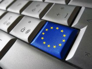 Παρά το ότι οι τελευταίες προτάσεις της Google φαίνεται να ικανοποιούν τα αιτήματα των αρχών για την προστασία των καταναλωτών, το Facebook, και πολύ περισσότερο το Twitter, δεν έχουν ακόμη επιλύσει πλήρως ορισμένα μείζονα ζητήματα για τις ευθύνες τους και τον τρόπο ενημέρωσης των χρηστών σχετικά με πιθανή αφαίρεση περιεχομένου ή καταγγελία συμβάσεως.