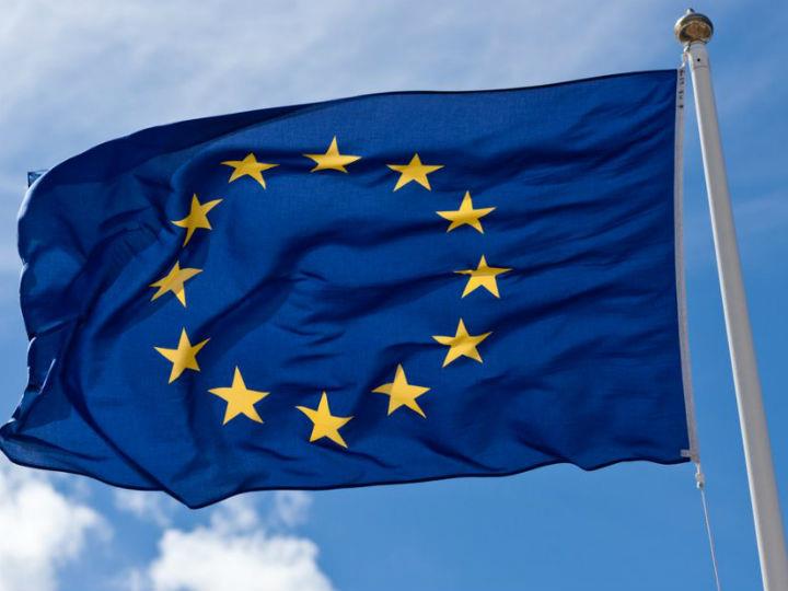 Οι κλυδωνισμοί στην οικονομία ξεπερνούν κατά πολύ τη χρηματοπιστωτική κρίση του 2008 και την κρίση δημοσίου χρέους του 2010, με τους πιο απαισιόδοξους να κάνουν λόγο για κρίση ανάλογη με το κραχ του 1929.
