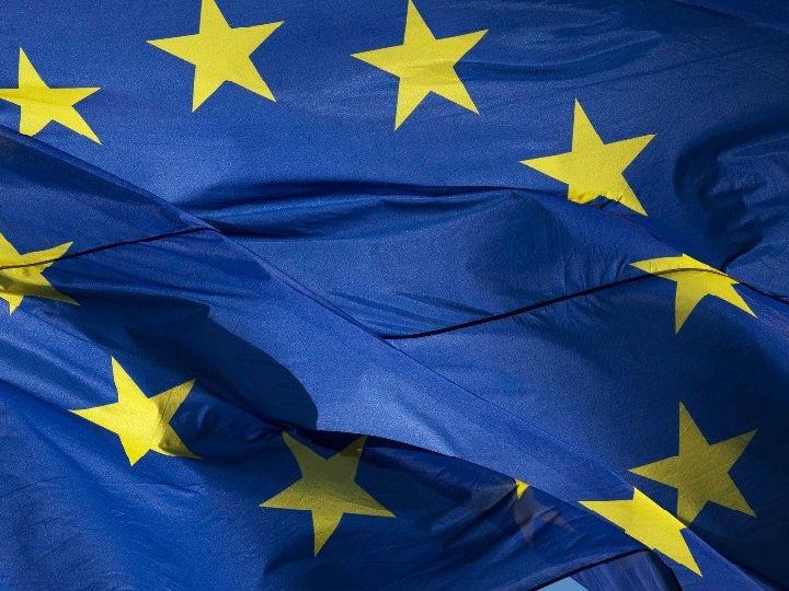 Η Σερβία και το Μαυροβούνιο διεξάγουν επί του παρόντος ενταξιακές διαπραγματεύσεις με την Ευρωπαϊκή Ένωση, ενώ πρόσφατα δόθηκε το «πράσινο φως» για την Αλβανία και τη Βόρεια Μακεδονία. Η Βοσνία-Ερζεγοβίνη έχει υποβάλει αίτηση για ένταξη το 2016. Όσο για το Κόσοβο, οι πολίτες του είναι οι μόνοι στην περιοχή που χρειάζονται βίζα για να εισέλθουν στην Ευρωπαϊκή Ένωση.
