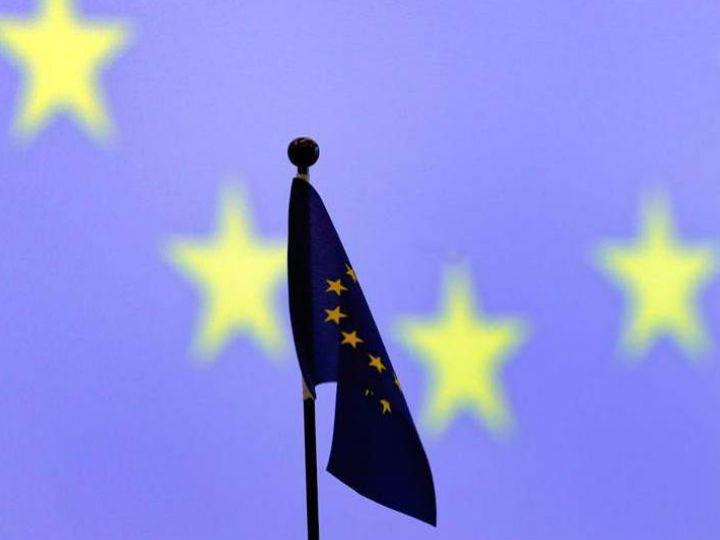 Σε αυτό τον ασταθή κόσμο, στη σκιά ενός ψυχρού πολέμου μεταξύ ΗΠΑ και Κίνας, η Ευρώπη καλείται να ορθώσει το ιστορικό της ανάστημα και να διεκδικήσει τον χώρο που της αναλογεί. 