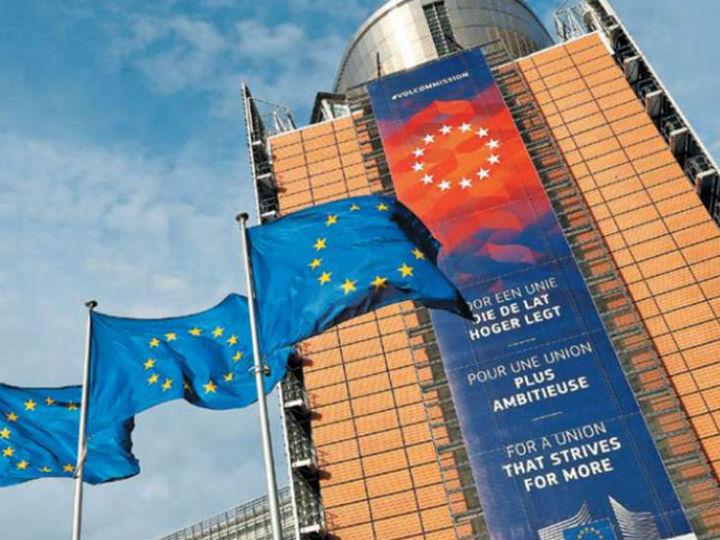«Η αλληλεγγύη ήταν η πυξίδα για την πρόταση της Ευρωπαϊκής Επιτροπής για το Σχέδιο Ανάκαμψης από την πανδημία. Πρόκειται για ένα ιστορικό σχέδιο, τόσο όσον αφορά το μέγεθός του όσο και την πολιτική, θεσμική και οικονομική του αρχιτεκτονική.»