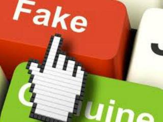 Ορίζει την πολιτική ψευδολογία ως ”τέχνη του να κάνεις τον λαό να πιστεύει ευεργετικά ψεύδη και να το κάνεις για καλό σκοπό’’. Αφού διακρίνει διάφορα είδη ψεύδους (το συκοφαντικό, το αυξητικό και το μεταθετικό), παρέχει συμβουλές για το πως θα είναι πιο αποτελεσματικό το ψεύδος.