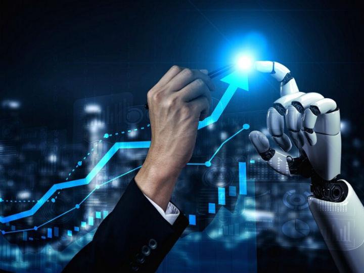 «Fintech προέρχεται από τις δύο λέξεις finance και technology και ο όρος αυτός αναφέρεται σε νεοσύστατες επιχειρήσεις του τραπεζικού τομέα, του οποίου η αποστολή είναι να χρησιμοποιήσει τη ψηφιακή τεχνολογία για το λανσάρισμα καινοτόμων τραπεζικών και χρηματοοικονομικών υπηρεσιών.»