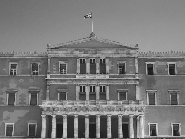 «Το μόνο «μειονέκτημα» του δημογραφικού, είναι ότι σε πρώτη, μικροπολιτική ανάλυση, μπορεί εύκολα να πάρει αναβολή, γιατί ο κόσμος δεν θα βγει στους δρόμους να διαδηλώσει γι’ αυτό το θέμα (ειδικά, όπως είναι έτσι γερασμένος). Αλλά τα μικροπολιτικά κριτήρια, δεν μας έχουν πάει και πολύ μπροστά.»