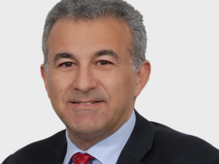 «Σοκαρισμένος όλος ο πλανήτης δεν μπορούσε να πιστέψει αυτά που έβλεπε στα μάτια του με τις εικόνες που έρχονταν κατευθείαν από την καρδιά της αμερικανικής δημοκρατίας το Κογκρέσο στην Ουάσιγκτον το βράδυ των Θεοφανίων.»