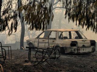 Με βάση αυτές τις παραδοχές, το θέμα μας σήμερα πρέπει να είναι η ποιότητα, η αποτελεσματικότητα και η ταχύτητα της προστασίας του πολίτη από φυσικές και άλλες καταστροφές στην χώρα μας και όχι το ποιοι θα μπορούσαν να έχουν προκαλέσει κάποιες καταστροφές. Βεβαίως και αυτό είναι ένα σοβαρό πρόβλημα, αλλά ξεχωριστό από την αντιμετώπιση της καταστροφής.