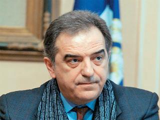 «Η Ελλάδα διέρχεται μία κρίση πρωτοφανούς εκτάσεως και βάθους, που δεν είναι μόνον οικονομική.»