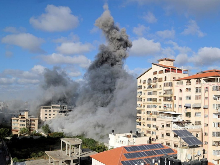 «Ο ανταγωνισμός των μεγάλων δυνάμεων και ο Ψυχρός Πόλεμος απετέλεσαν το βάθρο πάνω στο οποίο στον μεσανατολικό χώρο αναπτύχθηκαν αυταρχικά και διεφθαρμένα καθεστώτα, τα οποία κυριολεκτικά μαφιοποίησαν την πολιτική, κοινωνική και οικονομική ζωή της περιοχής και ακόμα χειρότερα συνέβαλαν στην εξάπλωση του φαινομένου.»