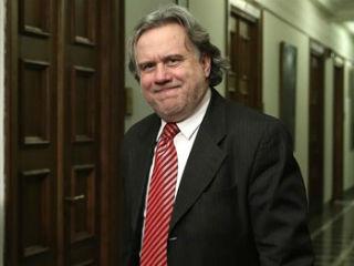 Η εποχή ΣΥΡΙΖΑ εδώ και ένα χρόνο σφραγίζεται με αλλοπρόσαλλες πολιτικές περιδίνησης και παλινδρόμησης, από νεφελώδες και ακανόνιστο πλαίσιο προσαρμογής στην ωμή πραγματικότητα. Η δήλωση Κατρούγκαλου (&prime;&prime;είμαι και εγώ κομμουνιστής&prime;&prime;) είναι η φράση που  μάλλον λυτρώνει κάθε βράδυ στον ύπνο του τον κάθε υπουργό ή βουλευτή του ΣΥΡΙΖΑ. 