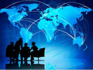 Οι επιχειρήσεις δεν χρειάζονται άλλους λόγους για να αναβάλουν ή να ακυρώσουν επενδύσεις. Στην συνέχεια ήρθε και το Brexit. Θα χρειαστεί να περάσουν μερικά χρόνια για να δούμε τον πλήρη αντίκτυπο που θα έχει. Ίσως χρειαστεί και μία δεκαετία για να βγει το διαζύγιο. Η πιθανότερη συνέπεια είναι μία πιο βραδεία ανάπτυξη στην Βρεταννία, την ΕΕ, ακόμα και παγκοσμίως. Και όλα αυτά, βέβαια, πριν την πιθανή επέλευση ενός ντόμινο ανεξαρτητοποιήσεων: νέες φωνές για εγκατάλειψη του Ηνωμένου Βασιλείου από την Σκωτία και πιθανή διάσπαση της ΕΕ.