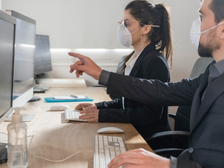 «Πολλοί εργαζόμενοι επιθυμούν οι αλλαγές να γίνουν μόνιμες. Οι εργοδότες και οι εργαζόμενοι εξελίσσονται και μετακινούνται προς στο μέλλον μαζί, είναι απαραίτητες και δύο ομάδες για να επικοινωνήσουν, να κατανοήσουν και να προσαρμοστούν στις μεταξύ τους ανάγκες.»