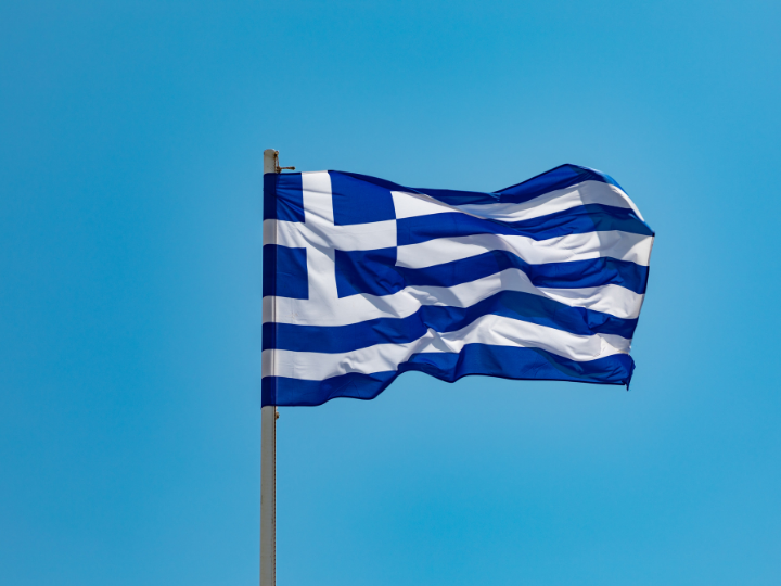 Η Ελλάδα είναι η τρίτη χώρα σ’ όλο τον κόσμο που χάνει τον μεγαλύτερο πληθυσμό λόγω μετανάστευσης. Από τη χώρα φεύγουν τα πιο λαμπρά μυαλά. Είναι σοβαρή η αιμορραγία επιστημόνων από ελληνικά πανεπιστήμια λόγω συνθηκών και χρηματοδότησης. Επιστήμονες και ερευνητές εγκαταλείπουν την Ελλάδα, αφού τα πανεπιστήμια εδώ και τρία χρόνια δεν χρηματοδοτούνται για την έρευνα.