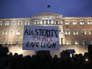 Η ελληνική οικονομία δεν είναι μία οικονομία που υποφέρει από «λιτότητα». Υποφέρει από πολλαπλές ασυμμετρίες και δυσπλασίες –όλες, προϊόντα λανθασμένων και άστοχων διαχρονικών επιλογών των ίδιων των Ελλήνων πολιτών και των πολιτικών τους αντιπροσωπεύσεων.