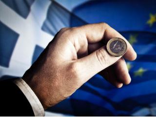 Το φθινόπωρο του 2017 ο υπουργός Οικονομικών είχε δηλώσει ότι στο επόμενο διάστημα θα πραγματοποιούνταν στην Ελλάδα ”περισσότερες επενδύσεις από ό,τι η χώρα αντέχει” (!) Η πρόβλεψη απεδείχθη απατηλή και προστίθεται στον κάλαθο απορριμμάτων που είναι ήδη υπερπλήρης από «αυταπάτες», παραβιασθείσες «δεσμεύσεις» και παντοειδείς αερολογίες.