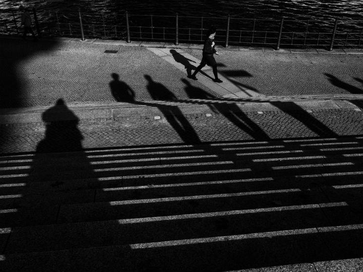 «Στην εποχή της παγκοσμιοποίησης και των υπερεθνικών μορφωμάτων (Ευρωπαϊκή Ένωση) οι κοινωνικές διεργασίες δεν οδηγούν σε βιώσιμα και λειτουργικά αποτελέσματα, εάν δεν συνυπολογίζουν τον υψηλό βαθμό αλληλεξάρτησης και αλληλεπίδρασης των κοινωνιών.»