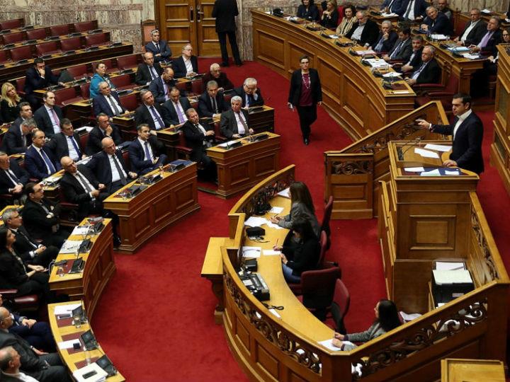 «Ο μεν ΟΑΕΔ ανακοίνωσε ότι οι εγγεγραμμένοι άνεργοι τον Ιανουάριο ήταν 1.138.712, δηλαδή ποσοστό ανεργίας 23.5%, η δε ανεξάρτητη ΕΛΣΤΑΤ δήλωσε ότι οι άνεργοι τον Νοέμβριο ήταν 772.614, δηλαδή ποσοστό ανεργίας 16.6%.»