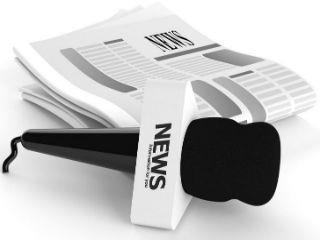 Οι δημοσιογράφοι, από την πλευρά τους, αντλούν σήμερα πληροφορίες από το Διαδίκτυο, από παγκόσμια καλωδιακά δίκτυα, από εξειδικευμένες εταιρείες έρευνας αγοράς και κατηγοριακού μάρκετινγκ, από τράπεζες δεδομένων οι οποίες διαθέτουν στοιχεία 50 ετών, από ηλεκτρονικά αποκόμματα Τύπου και, βεβαίως, από επίσημες και μη κυβερνητικές πηγές. Παρατηρείται δηλαδή υπεραφθονία δημοσιογραφικών πηγών, η οποία ανατρέπει όλες τις παραδοσιακές μορφές δημοσιογραφικής έρευνας. Προσφάτως, στις ΗΠΑ, δημοσιογράφος που θέλησε να κάνει έρευνα για τις φυλετικές διακρίσεις δέχθηκε από εξειδικευμένο γραφείο 53 εκατομμύρια bites πληροφοριών. Ήταν πλέον θέμα δικό του η επεξεργασία, η ανάλυση και η παρουσίαση του υλικού αυτού στην μορφή δημοσιογραφικής έρευνας.