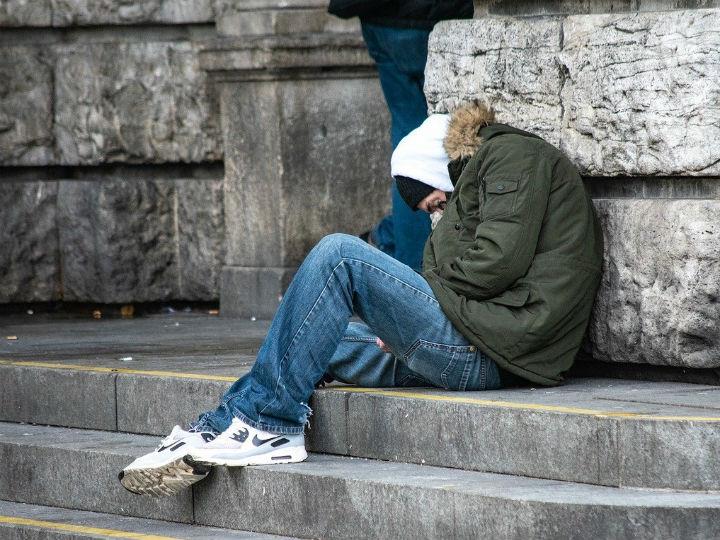 «Πίσω απο τον φόβο της εξουσίας για τις εξεγέρσεις και τις πιθανές αντισυστημικές αντιδράσεις, κρύβεται μια καλά οργανωμένη μεθοδολογικά μηχανική της ανισότητας.»