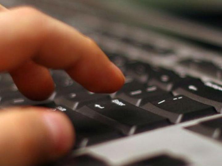 Η ανάπτυξη της τεχνητής νοημοσύνης, όπως έγραψε και ο μελλοντολόγος Άλβιν Τόφλερ, δημιουργεί προϋποθέσεις γρήγορου «εκδημοκρατισμού των αγορών και των κεφαλαίων».