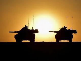 Σκοτώνεται κόσμος στην Συρία για λόγους που δεν χωράνε στα μικροαστικά μυαλά μας. Για λόγους που κανείς δεν ξέρει στην πραγματικότητα. Το ISIS και οι πρόσφυγες είναι η μια πλευρά του νομίσματος. Η άλλη είναι αυτό που δεν ξέρουμε..