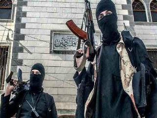 Έτσι βαθμιαία η θρησκευτική διάσταση του Ισλάμ κερδίζει έδαφος στις μουσουλμανικές κοινωνίες, που όλες έχουν να κάνουν με αυταρχικά πολιτικά καθεστώτα –γεγονός που μάλλον τις απομακρύνει από τον εκσυγχρονισμό. Αυτή η αποτυχία προσαρμογής στην σύγχρονη εποχή οδηγεί χιλιάδες απόκληρους στις μουσουλμανικές κοινωνίες προς θρησκευτικές λύσεις των προβλημάτων τους και άρα στην απόρριψη δυτικών μεθόδων απογείωσης. Η κρίση του μουσουλμανικού κόσμου βαθαίνει έτσι όλο και περισσότερο και οι συνέπειες σίγουρα δεν θα είναι ευχάριστες», λέει.