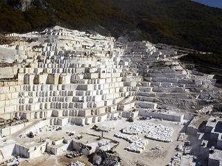 Πρέπει να πούμε ότι η Παυλίδης ΑΕ έχει πολύ καλή κερδοφορία, με αποτέλεσμα να επενδύει τόσο στην έρευνα και ανάπτυξη όσο βεβαίως και σε κοινωνικό έργο. Ειδικότερα, για την εταιρεία προτεραιότητα έχει η συνέχιση υλοποίησης του επιχειρηματικού σχεδιασμού βασισμένη στους πυλώνες συνεχών επενδύσεων, η διεύρυνση των διαθέσιμων κοιτασμάτων, καθώς και η διαφοροποίηση των δραστηριοτήτων. 