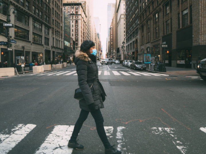 Η παγκόσμια κοινότητα ήταν απροετοίμαστη, αν και το Global Preparedness Monitoring Board του Παγκόσμιου Οργανισμού Υγείας (ΠΟΥ) σε έκθεση του το φθινόπωρο του 2019 είχε αναφερθεί στην πιθανότητα μιας πανδημίας με πνευμονολογική κατεύθυνση και είχε επισημάνει, ότι «ο κόσμος είναι απροετοίμαστος».